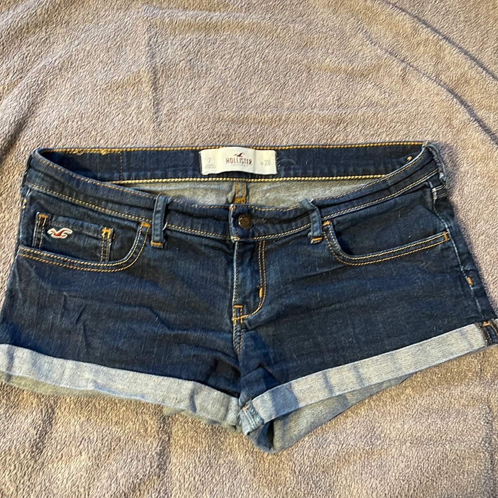 Hollister Jean shorts. Size 7/W28. Dark blue.